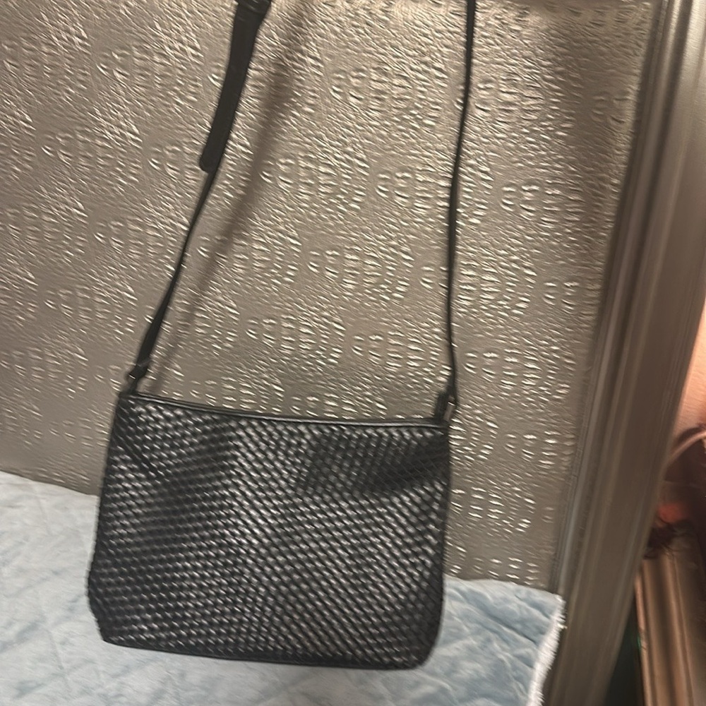 Liz Claiborne Black Crossbody Bag with Woven Texture and Long Strap